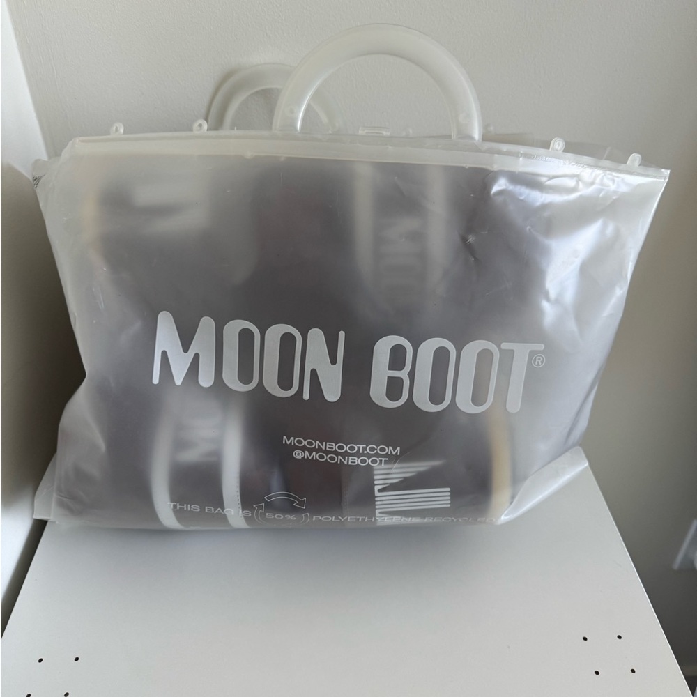New in Bag - Brown Moon Boots size 35/38 - Picture 8 of 8
